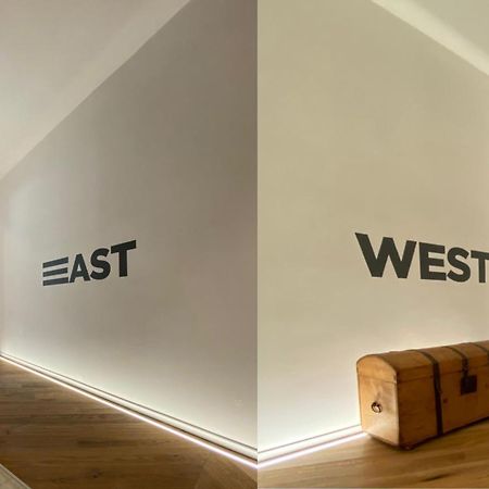 East West Room 阿科 外观 照片